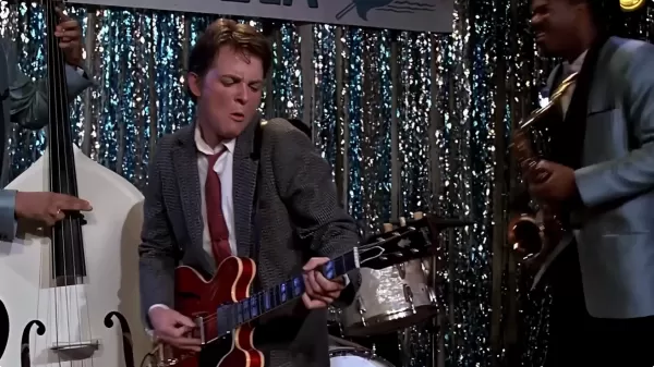 Michael J. Fox busca la guitarra perdida de Marty McFly de Back to the Future